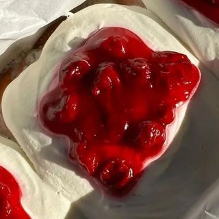 Сінабон з маком та вишнею