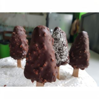 Ялинка Горіхова (1 шт)