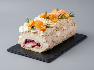 Меренговий рулет 