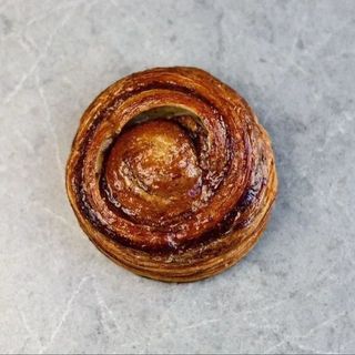 Равлик з корицею та кремом