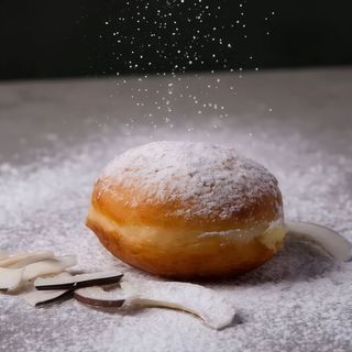 Пончик з кокосом