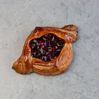 Даніш з вишнею 