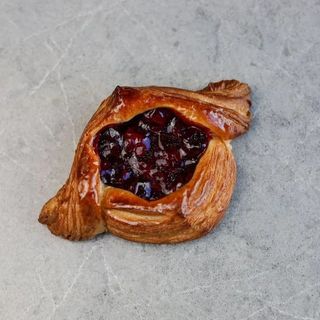 Даніш з вишнею