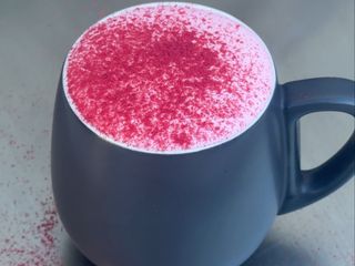 Полуничний лате