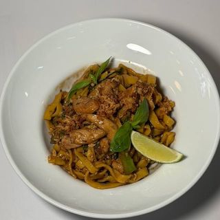 Паста сю з куркою