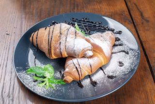 Круасани з шоколадом (150г)
