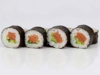 Макі рол з лососем (145г)