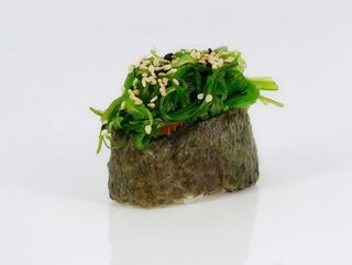 Гункан з хіяші вакаме (50г)