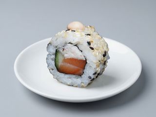 Рол Каліфорнія з лососем та крабом (8шт/202г)