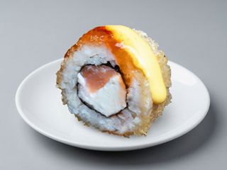 Гарячий рол Лосось Чіз (242г/8шт.)