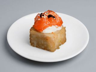 Рол QSUSHI лосось Філадельфія (6шт/175г)