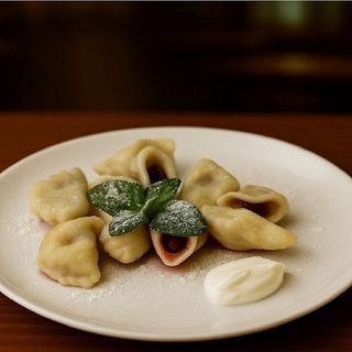 Вареники з вишнею (250г)