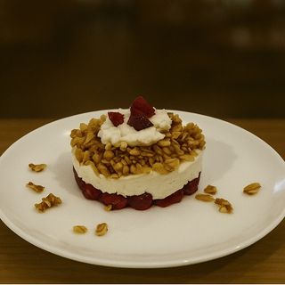 Десерт вишневий​  (350 г)