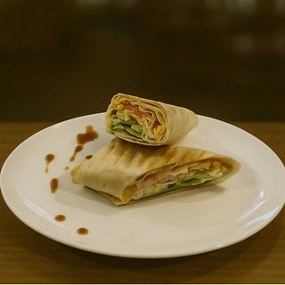 Шаурма по-домашньому з куркою і сиром (300г)