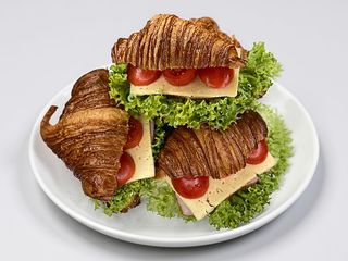 Круасан шинка (185г)