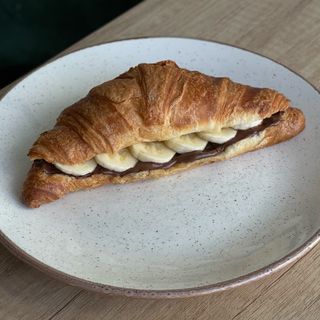 Круасан шоколадно-банановий