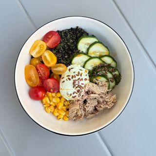 Боул з тунцем 