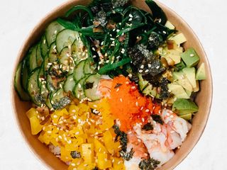 Боул-поке з креветкою