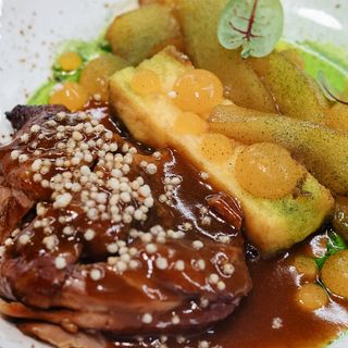 Качка конфі з карамелізованою грушею (280 г)