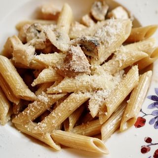 Пенне з куркою та грибами  (270 г)