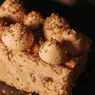 Горіховий безе-кейк