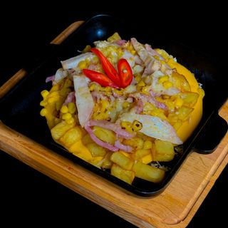 Сковорідка з курячим філе та кукурудзою (380 гр)