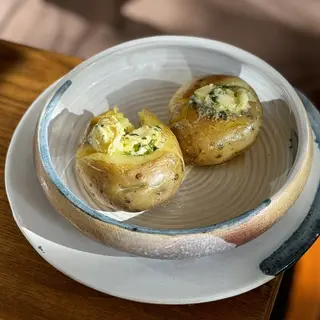 Картопля печена з маслом