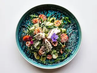 Салат з слабосоленим лососем (250г)