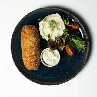 Котлета по-київськи з картопляним пюре (210/150/90 г)