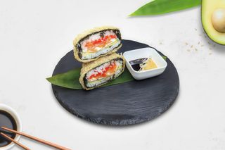 Суші бургер з лососем