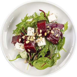 Салат з буряка та м'якого сиру