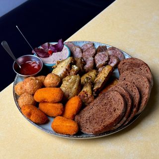 Дошка курячих делікатесів (800г)