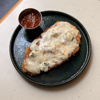 Шніцель свинний 4 сири