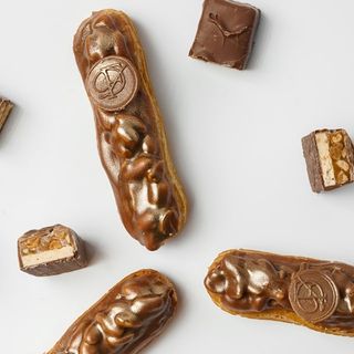 Еклер Снікерс (60г)