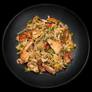 Локшина пшенична з лососем (300г)