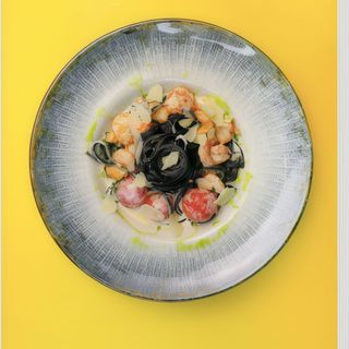 Вершкова паста з креветками та мідіями