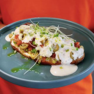 Брускета з лососем