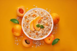 Вівсяна каша з курагою (300г)