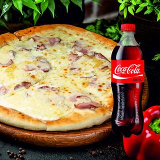 Італійська піца Карбонара (28см)+ Сoca-Cola (0,5л)