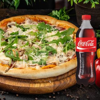 Італійська піца Супер м'ясна (28см+ Сoca-Cola (0.5л