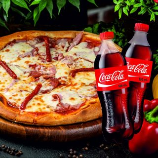 Італійська піца Баварська (40см)+ 2шт Сoca-Cola (0,5л)
