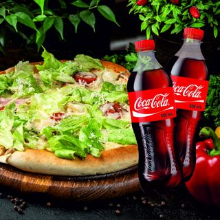 Італійська піца Цезар (40см) + 2шт Сoca-Cola (0,5л)