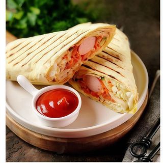 Лаваш з 2-ма сосисками (420 г)