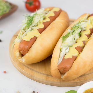 Хот-дог американський з двома сосисками