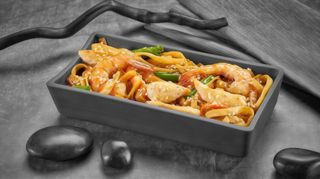 Удон з креветкою та куркою (300г)