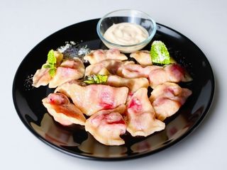 Домашні вареники з вишнею (300г)