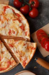 Піца з моцарелою (30см)