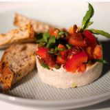 Паштет із тунця зі свіжими та вʼяленими томатами