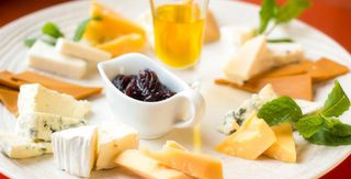 Асорті з шести видів сиру