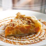 Гарбузовий пиріг з курагою і вершковим фланом